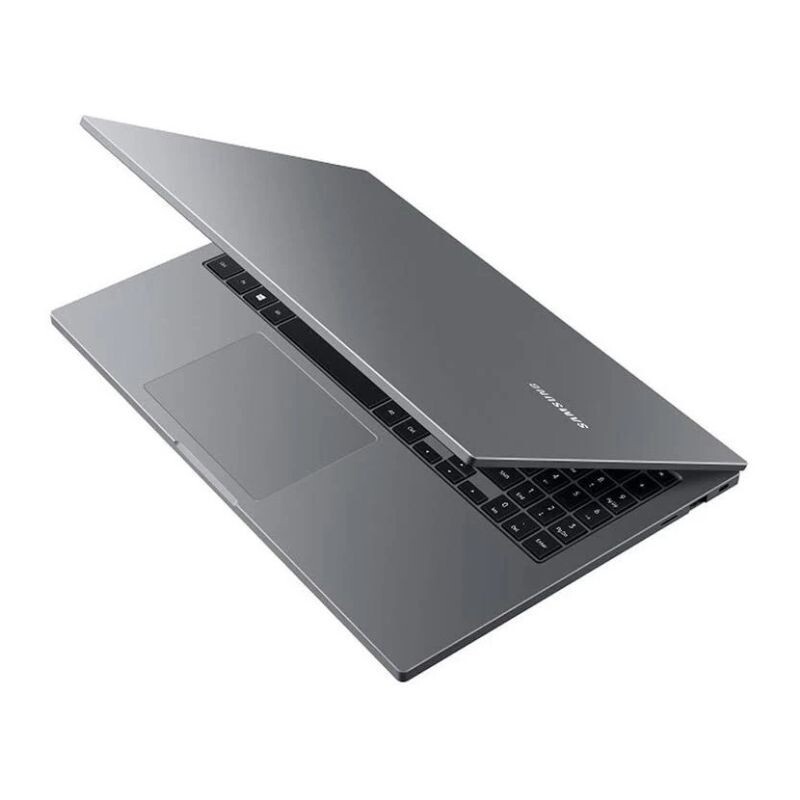 NOT.SAMSUNG NP550 CEL 4GB/SSD256GB/15.6" W11 CZ   